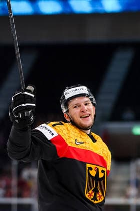 Ice hockey, Eishockey - IIHF WC 2026 ZURICH,SWITZERLAND,25.MAY.26 - ICE HOCKEY - IIHF Ice Hockey World Championship, WM, Weltmeisterschaft 2026, group stage, Germany vs Great Britain. Image shows the rejoicing of Alexander Karachun (GER).  GEPAxpictures xMaticxKlansek