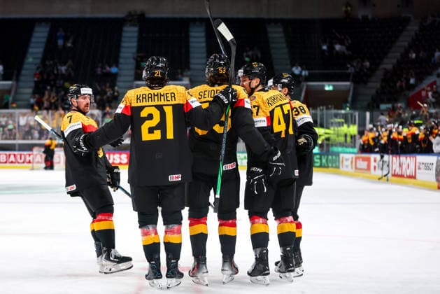 Ice hockey, Eishockey - IIHF WC 2026 ZURICH,SWITZERLAND,25.MAY.26 - ICE HOCKEY - IIHF Ice Hockey World Championship, WM, Weltmeisterschaft 2026, group stage, Germany vs Great Britain. Image shows the rejoicing of Germany.  GEPAxpictures xMaticxKlansek