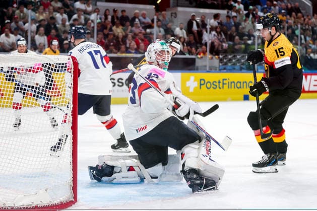 Ice hockey, Eishockey - IIHF WC 2026 ZURICH,SWITZERLAND,25.MAY.26 - ICE HOCKEY - IIHF Ice Hockey World Championship, WM, Weltmeisterschaft 2026, group stage, Germany vs Great Britain. Image shows Ben Bowns (GBR).  GEPAxpictures xMaticxKlansek