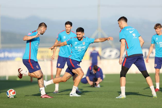 Croatia national football team trains in Rijeka ahead of 2026 World Cup Martin Erlic and Dominik Livakovic of Croatia during a training session at Rujevica Stadium on May 25, 2026 in Rijeka, Croatia as preparations begin for the 2026 FIFA World Cup, WM, Weltmeisterschaft, Fussball The Croatian national football team is holding early training camps and friendly matches ahead of their departure for the United States.  NelxPavletic PIXSELL
