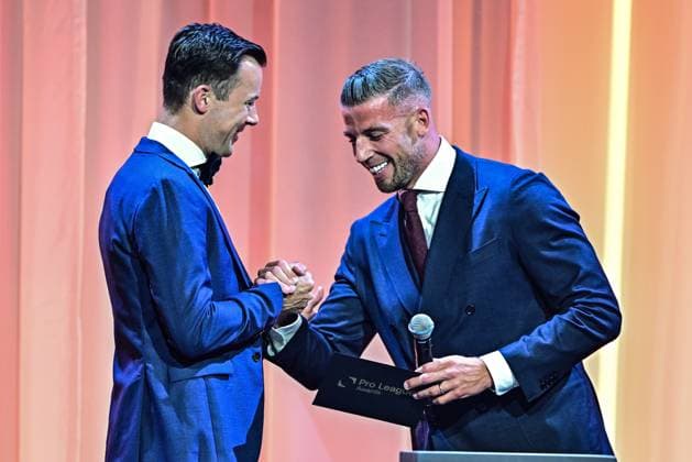 referee Bram Van Driessche and Toby Alderweireld pictured during the Pro League Awards 2026, for the best players in the 1st and 2nd divisions of the 2025-2026 Belgian soccer championships, on Monday 25 May 2026, in Antwerp. DIRKxWAEM  x175058964x