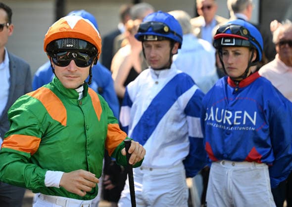 25 05 2026, xophax, kölngalopp , racecourse Weidenpesch , charity race day , jockey Clemens Lecoeuvre , left front jockeys Olson Murphy and Sibylle Vogt, right Cologne