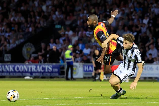 St Mirren v Partick Thistle William Hill Championship Tsoanelo Letsosa of Partick Thistle is tackled by Jacob Devaney of St Mirren during the William Hill Premiership Play-off Final Second Leg between St Mirren and Partick Thistle at the SMISA Stadium, Paisley 25 05 2026 UK Newspapers OUT Copyright: xFredxPalmerx FIL-23474-0143
