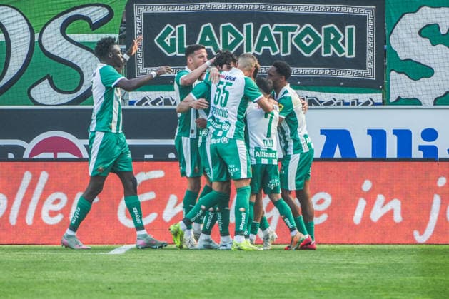 Football Austria, Admiral Bundesliga European Cup Playoff Final ECL 2025 2026, SK Rapid Vienna vs SV Oberbank Ried Allianz Stadium Weststadion, Vienna Hütteldorf Rapid players cheer after Jakob Maximilian Schöllers goal to give SK Rapid Vienna a 1-0 lead Copyright: xLukasxBierederx