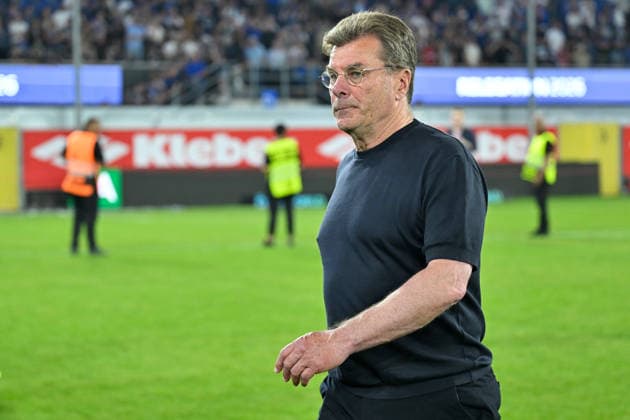 Paderborn, Home Deluxe Arena, 25 05 26, GER, Herren, Relegation, Saison 2025 2026, SC Paderborn 07 VfL Wolfsburg Bild Trainer Dieter HECKING Wolfsburg DFL regulations prohibit any use of photographs as image sequences and or quasi video NRW Germany