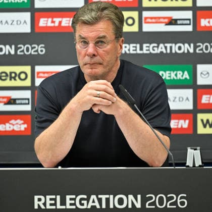 Paderborn, Home Deluxe Arena, 26 05 26, GER, Herren, Relegation, Saison 2025 2026, SC Paderborn 07 VfL Wolfsburg Bild Trainer Dieter HECKING Wolfsburg DFL regulations prohibit any use of photographs as image sequences and or quasi video NRW Germany