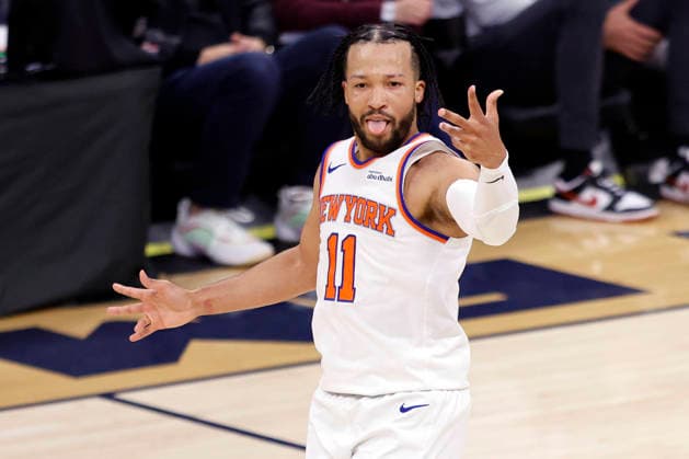 New York Knicks Jalen Brunson (11) reacts after hitting a three point shot against the Cleveland Cavaliers in the first quarter of the Eastern Conference Final game 4 in Cleveland, Ohio Monday May 25, 2026.  CLE20260525108 AARONxJOSEFCZYK