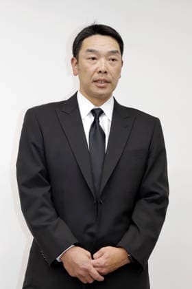 Baseball: Abe resigns as Giants manager Shinnosuke Abe meets the media in Tokyo on May 26, 2026, as he resigns as manager of the Yomiuri Giants following his arrest the previous day on suspicion of assaulting his daughter. He was released in the small hours of May 26.  A14AA0005611877P