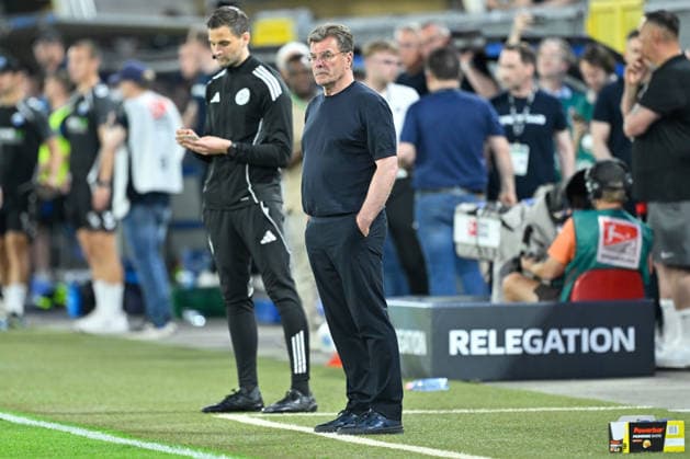 Paderborn, Home Deluxe Arena, 25 05 26, GER, Herren, Relegation, Saison 2025 2026, SC Paderborn 07 VfL Wolfsburg Bild Trainer Dieter HECKING Wolfsburg DFL regulations prohibit any use of photographs as image sequences and or quasi video NRW Germany
