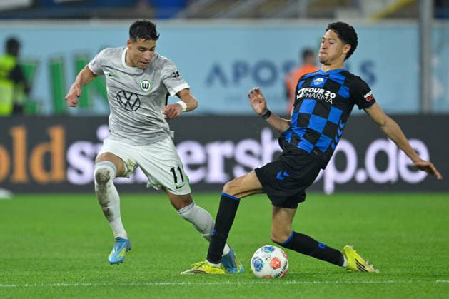 Paderborn, Home Deluxe Arena, 25.05.26, GER, Herren, Relegation, Saison 2025-2026, SC Paderborn 07 - VfL Wolfsburg Bild: v.li. im Zweikampf Adam DAGHIM (Wolfsburg) und Santiago CASTANEDA (Paderborn) DFL regulations prohibit any use of photographs as image sequences and or quasi-video. NRW Deutschland *** Paderborn, Home Deluxe Arena, 25 05 26, GER, Men, Relegation, Season 2025 2026, SC Paderborn 07 VfL Wolfsburg Picture from left in duel Adam DAGHIM Wolfsburg and Santiago CASTANEDA Paderborn DFL regulations prohibit any use of photographs as image sequences and or quasi video NRW Germany