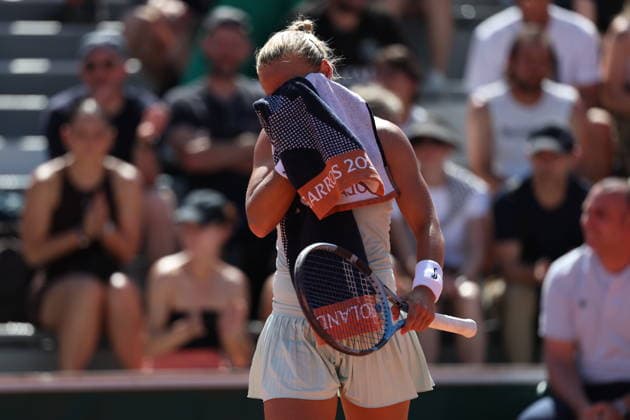 ROLAND GARROS 2026 Thierry Larret MAXPPP - PARIS (75) 26 05 2026 Thierry Larret Maxppp. Tennis. Roland Garros 2026. Internationaux de France de tennis. Stade Roland Garros, Paris (75). Le 26 Mai. Court N6 : Donna VEKIC (CRO) vs Alice TUBELLO (FRA). PARIS (75) STADE ROLAND GARROS PARIS ILE DE FRANCE FRANCE  Copyright: xMAXPPPxThierryxLarretx TLR202605261692 TLR202605261692