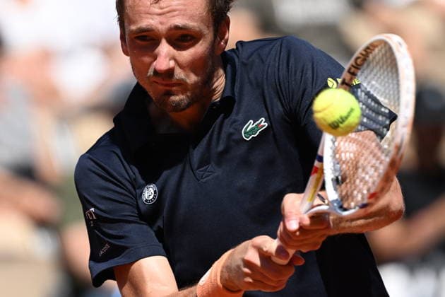 2026 French Open (Roland-Garros) - Day 3 PARIS, FRANCE - MAY 26: Adam Walton (not seen) of Australia in action against Daniil Medvedev during a first-round men s singles match on the third day of the French Open (Roland Garros) in Paris, France, on May 26, 2026. Burak Akbulut Anadolu Paris France. Editorial use only. Please get in touch for any other usage.  Copyright: x2026xAnadoluxBurakxAkbulutx
