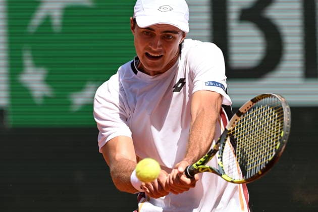 2026 French Open (Roland-Garros) - Day 3 PARIS, FRANCE - MAY 26: Adam Walton of Australia in action against Daniil Medvedev (not seen) during a first-round men s singles match on the third day of the French Open (Roland Garros) in Paris, France, on May 26, 2026. Burak Akbulut Anadolu Paris France. Editorial use only. Please get in touch for any other usage.  Copyright: x2026xAnadoluxBurakxAkbulutx