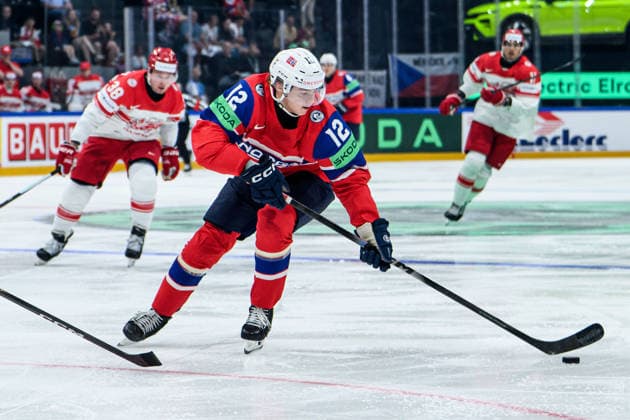 260526 Noah Steen of Norway during the 2026 IIHF Ice Hockey World Championship match between Norway and Denmark on May 26, 2026 in Fribourg Photo Jesper Zerman BILDBYRAN kod JZ JZ0731 ishockey ice hockey ishockey vm 2026 vm 2026 iihf world championship norge norway danmark denmark bbeng norge norway danmark denmark  Copyright: JESPERxZERMAN BB260526JZ004
