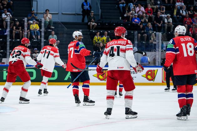 260526 Andreas Martinsen of Norway celebrates after 2 1 during the 2026 IIHF Ice Hockey World Championship match between Norway and Denmark on May 26, 2026 in Fribourg Photo Jesper Zerman BILDBYRAN kod JZ JZ0731 ishockey ice hockey ishockey vm 2026 vm 2026 iihf world championship norge norway danmark denmark bbeng jubel norge norway danmark denmark celebrates  Copyright: JESPERxZERMAN BB260526JZ009