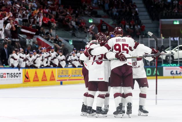 Ice hockey, Eishockey - IIHF WC 2026 ZURICH,SWITZERLAND,26.MAY.26 - ICE HOCKEY - IIHF Ice Hockey World Championship, WM, Weltmeisterschaft 2026, group stage, Hungary vs Latvia. Image shows the rejoicing of Latvia.  GEPAxpictures xMaticxKlansek