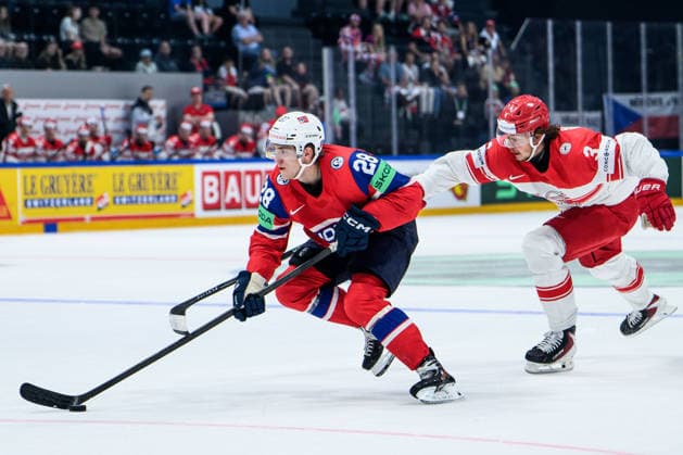 260526 Michael Brandsegg Nygard of Norway and Malte Setkov of Denmark during the 2026 IIHF Ice Hockey World Championship match between Norway and Denmark on May 26, 2026 in Fribourg Photo Jesper Zerman BILDBYRAN kod JZ JZ0731 ishockey ice hockey ishockey vm 2026 vm 2026 iihf world championship norge norway danmark denmark bbeng norge norway danmark denmark  Copyright: JESPERxZERMAN BB260526JZ016