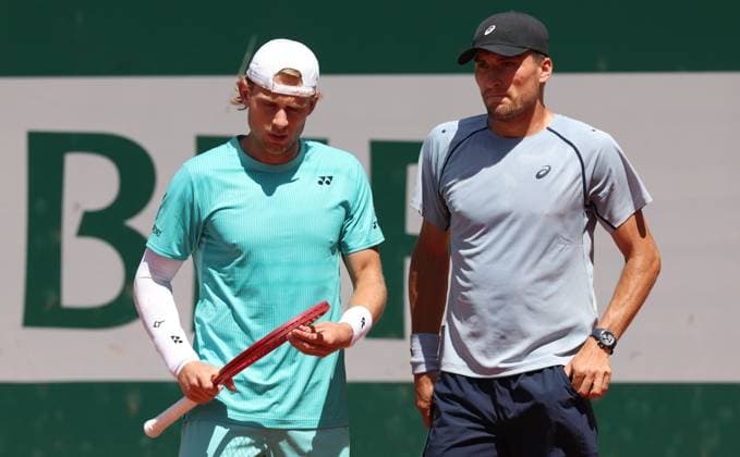 Belgian Zizou Bergs and Belgian Raphael Collignon pictured in action during a first round match in the men s doubles between Belgian pair Bergs-Collignon and Belgian-Dutch pair Gille-Verbeek at the Roland Garros French Open tennis tournament, in Paris, France, Tuesday 26 May 2026. This year s tournament takes place from 18 May to 07 June. VIRGINIExLEFOUR  x175096971x