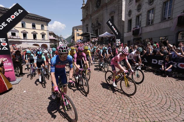 Start the race during Stage 16 of the Giro d™Italia, from Bellinzona to CarÃ¬, Switzerland, Tuesday, May 26, 2026.  Copyright: xMassimoxPaolone LaPressex