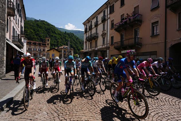 Start the race during Stage 16 of the Giro d™Italia, from Bellinzona to CarÃ¬, Switzerland, Tuesday, May 26, 2026.  Copyright: xFabioxFerrari LaPressex