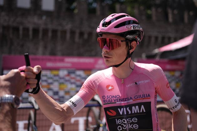 Denmark™s Jonas Vingegaard Hansen of Team Visma Lease A Bike during Stage 16 of the Giro d™Italia, from Bellinzona to CarÃ¬, Switzerland, Tuesday, May 26, 2026.  Copyright: xMassimoxPaolone LaPressex