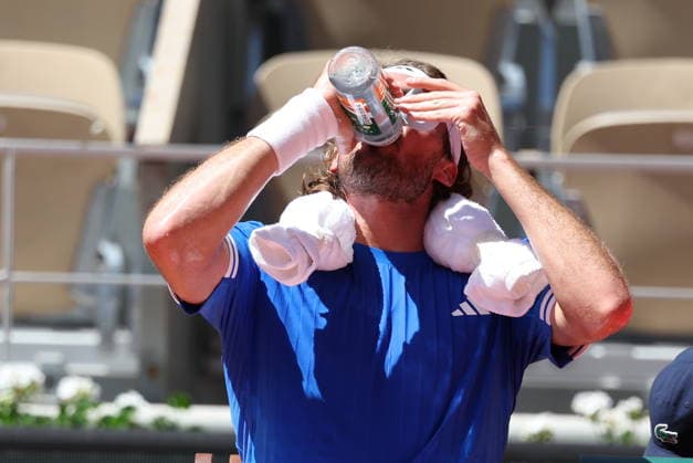 ROLAND GARROS 2026 Thierry Larret MAXPPP - PARIS (75) 26 05 2026 Thierry Larret Maxppp. Tennis. Roland Garros 2026. Internationaux de France de tennis. Stade Roland Garros, Paris (75). Le 26 Mai. Court Philippe CHATRIER : Alexandre MULLER (FRA) vs Stefanos TSITSIPAS (GRE). PARIS (75) STADE ROLAND GARROS PARIS ILE DE FRANCE FRANCE  Copyright: xMAXPPPxThierryxLarretx TLR202605262009 TLR202605262009