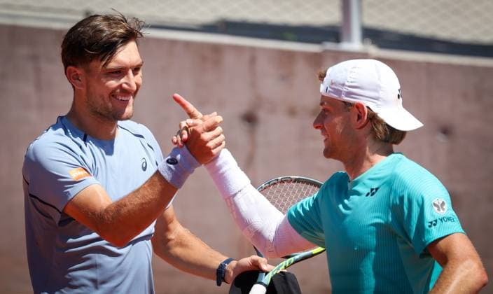 Belgian Raphael Collignon and Belgian Zizou Bergs celebrate winning their match at a first round match in the men s doubles between Belgian pair Bergs-Collignon and Belgian-Dutch pair Gille-Verbeek at the Roland Garros French Open tennis tournament, in Paris, France, Tuesday 26 May 2026. This year s tournament takes place from 18 May to 07 June. VIRGINIExLEFOUR  x175099020x