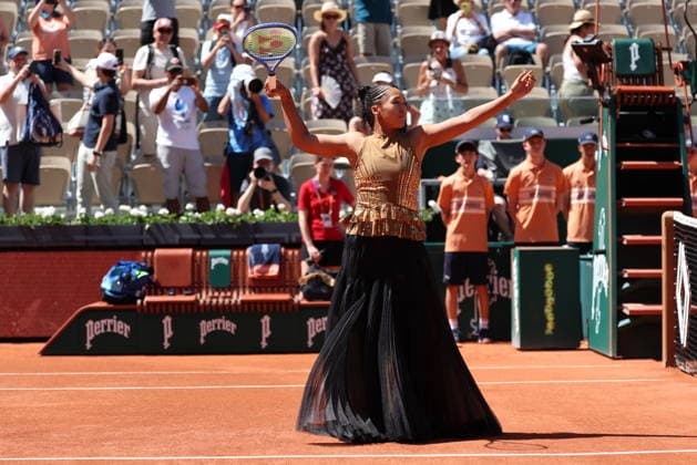 Tennis, French Open, Day 3, Naomi Osaka with extravagant outfit