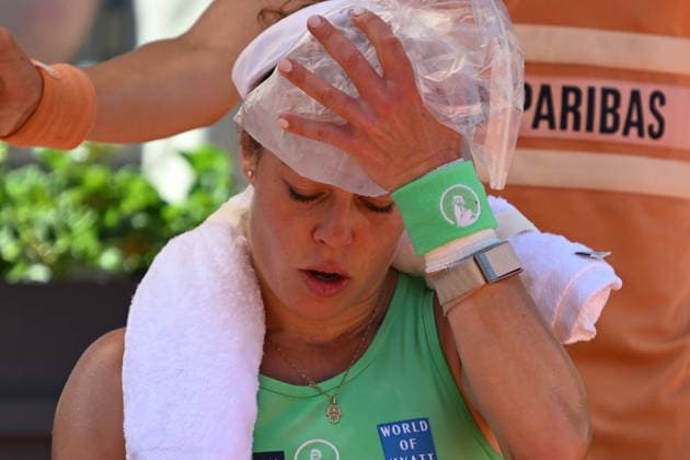 2026 French Open (Roland-Garros) - Day 3 PARIS, FRANCE - MAY 26: Laura Siegemund of Germany in action against Naomi Osaka (not seen) of Japan during a first-round women s singles match on the third day of the French Open (Roland Garros) in Paris, France, on May 26, 2026. Burak Akbulut Anadolu Paris France. Editorial use only. Please get in touch for any other usage.  Copyright: x2026xAnadoluxBurakxAkbulutx