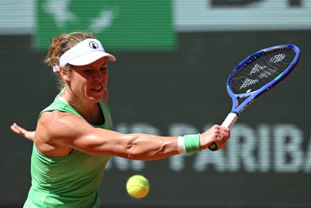2026 French Open (Roland-Garros) - Day 3 PARIS, FRANCE - MAY 26: Laura Siegemund of Germany in action against Naomi Osaka (not seen) of Japan during a first-round women s singles match on the third day of the French Open (Roland Garros) in Paris, France, on May 26, 2026. Burak Akbulut Anadolu Paris France. Editorial use only. Please get in touch for any other usage.  Copyright: x2026xAnadoluxBurakxAkbulutx