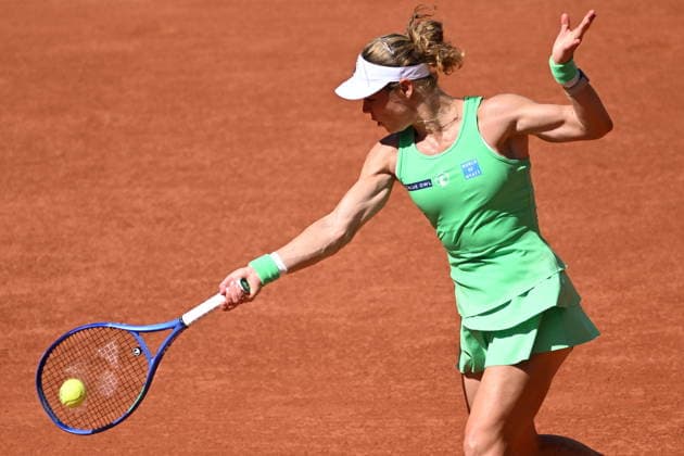 2026 French Open - Day 3 PARIS, FRANCE - MAY 26: Naomi Osaka (not seen) of Japan in action against Laura Siegemund of Germany during the Women s Singles first round match during Day Three of the 2026 French Open at Roland Garros on May 26, 2026 in Paris, France. Burak Akbulut Anadolu Paris France. Editorial use only. Please get in touch for any other usage.  Copyright: x2026xAnadoluxBurakxAkbulutx
