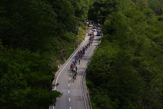 The pack rides during Stage 16 of the Giro d™Italia from Bellinzona to Cari Swiss, Tuesday May 26, 2026  Copyright: xFabioxFerrarii LaPressex