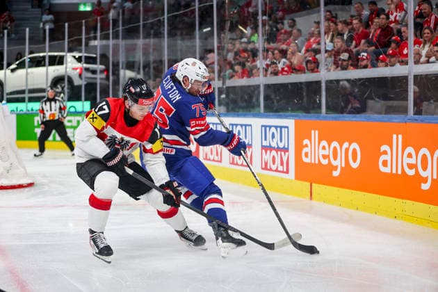 Ice hockey, Eishockey - IIHF WC 2026 ZURICH,SWITZERLAND,26.MAY.26 - ICE HOCKEY - IIHF Ice Hockey World Championship, WM, Weltmeisterschaft 2026, group stage, USA vs Austria. Image shows Ian Scherz (AUT) and Connor Clifton (USA).  GEPAxpictures xMaticxKlansek