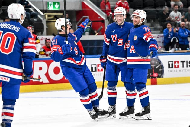 ZURICH, SWITZERLAND MAY 26 Connor Clifton of United States R celebrates his goal during the 2026 IIHF Ice Hockey World Championship Switzerland game between USA and Austria at Swiss Life Arena on May 26, 2026 in Zurich, Zurich Zurich Swiss Life Arena Zurich Switzerland Copyright: xJustPictures.ch AndreaxBrancax jp-en-EuSpIm-JP7_ANB_USA_Aut_26052026_6296