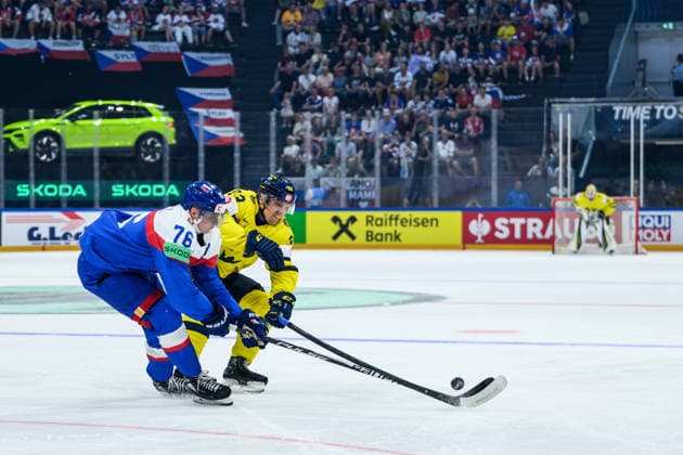 260526 Martin Pospisil of Slovakia and Jakob Silfverberg of Sweden during the 2026 IIHF Ice Hockey World Championship match between Sweden and Slovakia on May 26, 2026 in Fribourg Photo Jesper Zerman BILDBYRAN kod JZ JZ0730 ishockey ice hockey ishockey vm 2026 vm 2026 iihf world championship sverige sweden slovakien slovakia bbeng  Copyright: JESPERxZERMAN BB260526JZ043