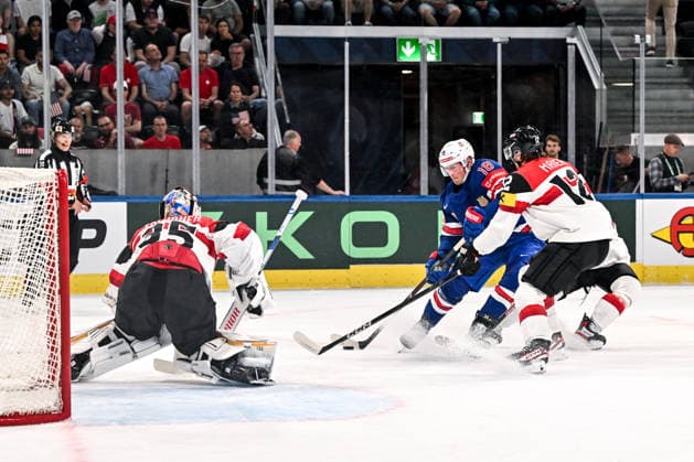 ZURICH, SWITZERLAND MAY 26 Sam Lafferty of United States in action against goalkeeper Atte Tolvanen of Austria L and David Maier of Austria R during the 2026 IIHF Ice Hockey World Championship Switzerland game between USA and Austria at Swiss Life Arena on May 26, 2026 in Zurich, Zurich Zurich Swiss Life Arena Zurich Switzerland Switzerland Copyright: xJustPictures.ch AndreaxBrancax jp-en-EuSpIm-JP7_ANB_USA_Aut_26052026_6651