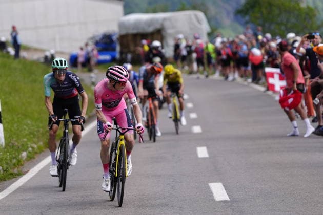 Denmark™s Jonas Vingegaard Hansen of Team Visma Lease A Bike pink jersey during Stage 16 of the Giro d™Italia from Bellinzona to Cari Swiss, Tuesday May 26, 2026  Copyright: xFabioxFerrarii LaPressex