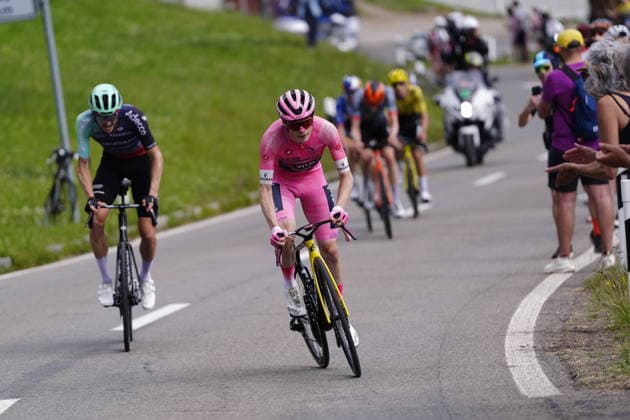 Denmark™s Jonas Vingegaard Hansen of Team Visma Lease A Bike pink jersey during Stage 16 of the Giro d™Italia from Bellinzona to Cari Swiss, Tuesday May 26, 2026  Copyright: xFabioxFerrarii LaPressex