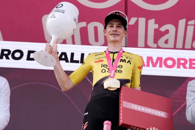Denmark™s Jonas Vingegaard Hansen of Team Visma Lease A Bike stage winner celebrate on the podium after the Stage 16 of the Giro d™Italia, from Bellinzona to CarÃ¬, Switzerland, Tuesday, May 26, 2026.  Copyright: xMassimoxPaolone LaPressex