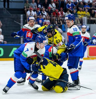 260526 Ivar Stenberg and Viggo Björck of Sweden against Maxim Strbak and Adam Sykora of Slovakia during the 2026 IIHF Ice Hockey World Championship match between Sweden and Slovakia on May 26, 2026 in Fribourg Photo Jesper Zerman BILDBYRAN kod JZ JZ0730 ishockey ice hockey ishockey vm 2026 vm 2026 iihf world championship sverige sweden slovakien slovakia bbeng  Copyright: JESPERxZERMAN BB260526JZ085