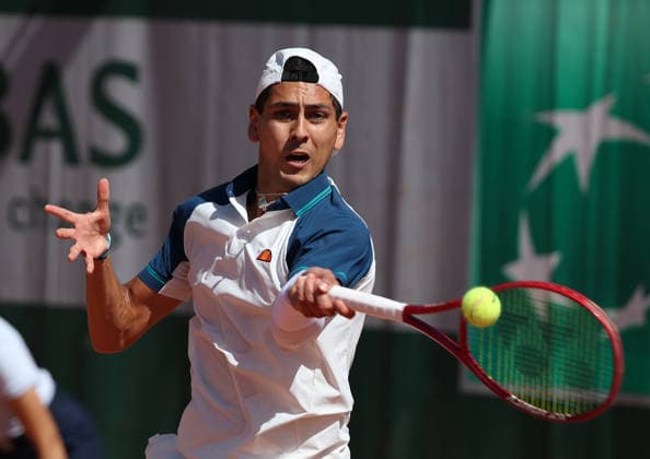 May 26, 2026, Paris, France: ALEJANDRO TABILO of Chile during his match against K. Majchrzak of Poland in the first round of the ATP, Tennis Herren French Open at Roland Garros Stadium in Paris, France. Tabilo won 6:1, 6:3, 6:4. Tennis 2026: ATP French Open: TABILO 6:1 6:3 6:4 MAJCHRZAK  - ZUMAc278 20260526_zsp_c278_020 Copyright: xMarcinxCholewinskix