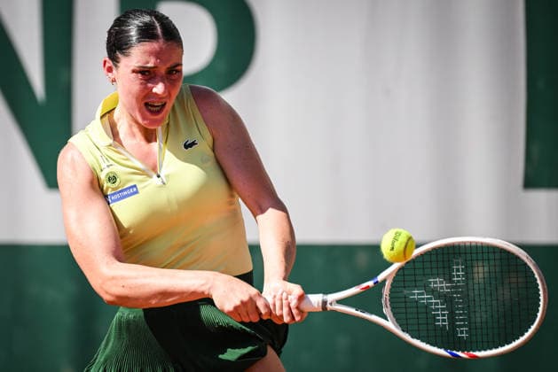May 26, 2026, Paris, France, France: Elsa JACQUEMOT of France during the third day of the Roland-Garros 2026, French Open 2026, Grand Slam tennis tournament at Roland-Garros Stadium on May 26, 2026 in Paris, France. Roland Garros 2026 - Day 3  - ZUMAm308 20260526_zsp_m308_053 Copyright: xMatthieuxMirvillex