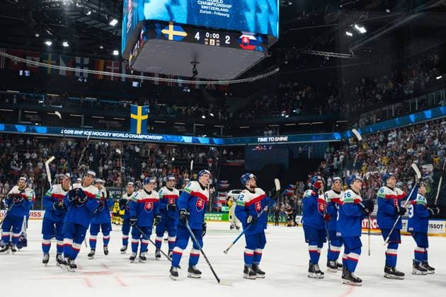 FRIBOURG, FRIBOURG - MAY 26: Slovakia players react following the defeat during the 2026 IIHF World Championship, WM, Weltmeisterschaft match between Sweden and Slovakia at BCF Arena on May 26, 2026 in Fribourg, Fribourg, Switzerland.  Copyright: xLivioxBaeriswylx xSPPx Sportspressphoto_SPR154961