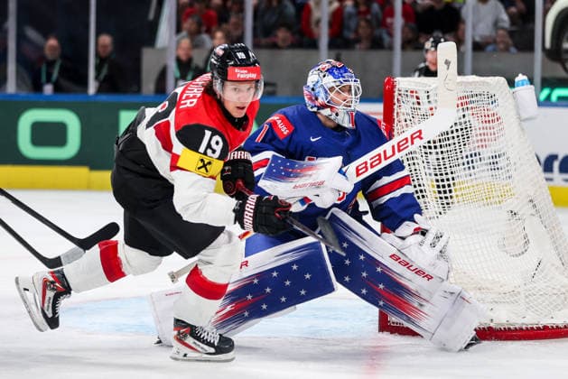 Ice hockey, Eishockey - IIHF WC 2026 ZURICH,SWITZERLAND,26.MAY.26 - ICE HOCKEY - IIHF Ice Hockey World Championship, WM, Weltmeisterschaft 2026, group stage, USA vs Austria. Image shows Vinzenz Rohrer (AUT) and Devin Cooley (USA).  GEPAxpictures xMaticxKlansek