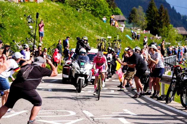 Denmark™s Jonas Vingegaard Hansen of Team Visma Lease A Bike during Stage 16 of the Giro d™Italia, from Bellinzona to CarÃ¬, Switzerland, Tuesday, May 26, 2026.  Copyright: xFabioxFerrari LaPressex