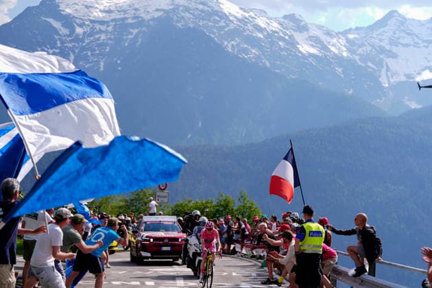Denmark™s Jonas Vingegaard Hansen of Team Visma Lease A Bike during Stage 16 of the Giro d™Italia, from Bellinzona to CarÃ¬, Switzerland, Tuesday, May 26, 2026.  Copyright: xFabioxFerrari LaPressex