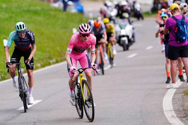 Denmark™s Jonas Vingegaard Hansen of Team Visma Lease A Bike attack during Stage 16 of the Giro d™Italia, from Bellinzona to CarÃ¬, Switzerland, Tuesday, May 26, 2026.  Copyright: xFabioxFerrari LaPressex