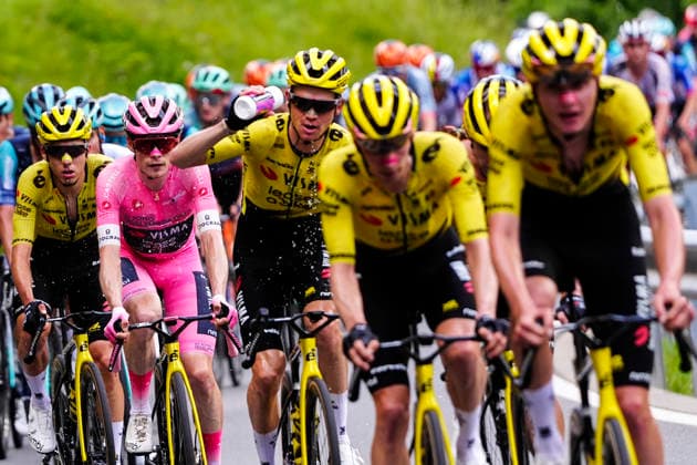 Denmark™s Jonas Vingegaard Hansen of Team Visma Lease A Bike during Stage 16 of the Giro d™Italia, from Bellinzona to CarÃ¬, Switzerland, Tuesday, May 26, 2026.  Copyright: xFabioxFerrari LaPressex