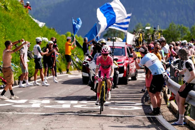 Denmark™s Jonas Vingegaard Hansen of Team Visma Lease A Bike during Stage 16 of the Giro d™Italia, from Bellinzona to CarÃ¬, Switzerland, Tuesday, May 26, 2026.  Copyright: xFabioxFerrari LaPressex