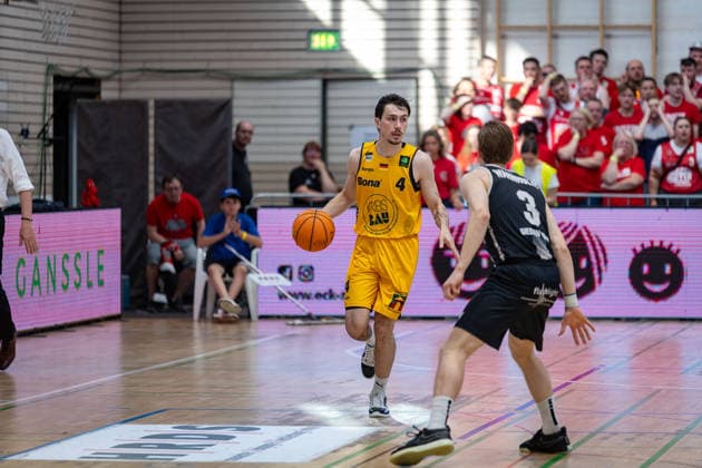 Gian Bahattin Aydinoglu Bozic Estriche Knights Kirchheim, 04 Aiden Warnholtz Giessen 46ers, 03 GER, Bozic Estriche Knights Kirchheim vs Giessen 46ers, BARMER 2 Basketball Bundesliga, Playoffs Semifinal Game 3, Season 2025 2026, 26 05 2026 GER, Bozic Estriche Knights Kirchheim vs Giessen 46ers, BARMER 2 Basketball Bundesliga, Playoffs Semifinal Game 3, Season 2025 2026, 26 05 2026 Goeppingen Copyright: xEibner-Pressefoto NinaxSanderx EP_NSR